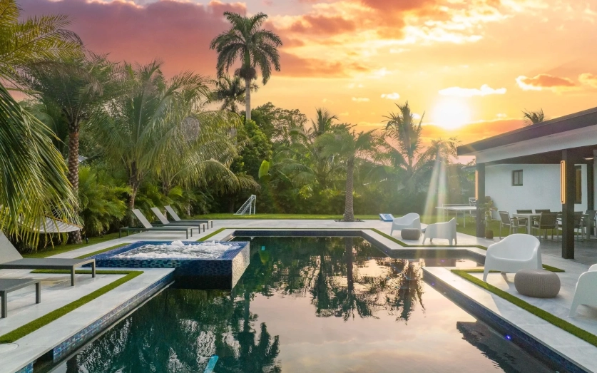 The New Rules of Luxury Travel: Why Private Villas Are Replacing Five-Star Hotels post image