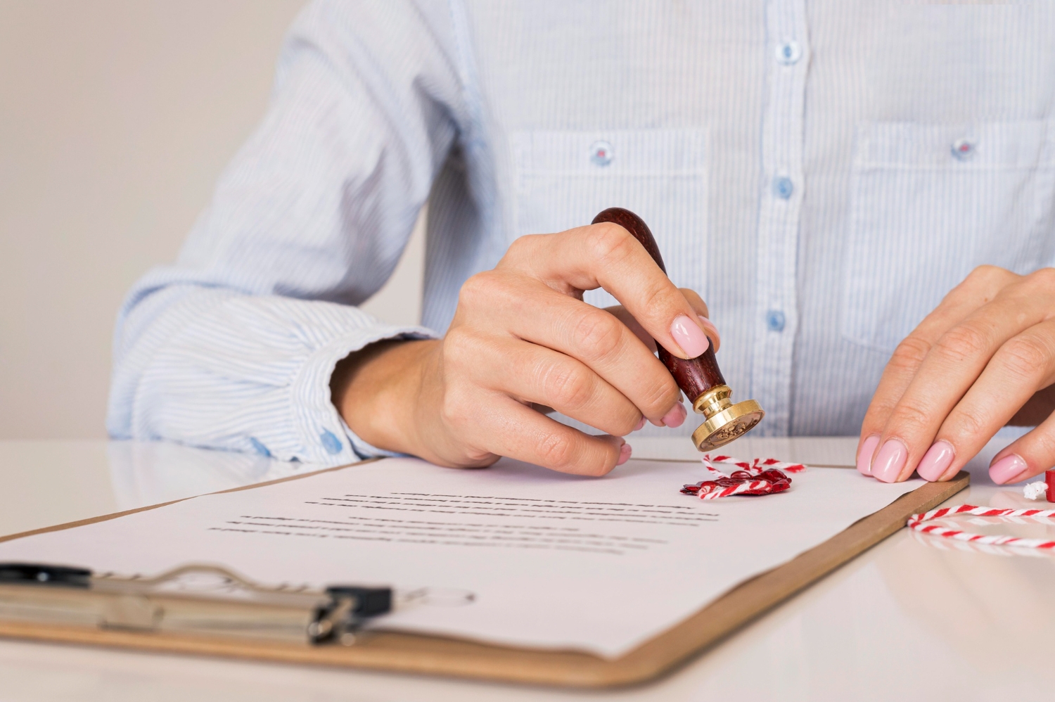 Why Notarizing Documents in a Foreign Language is Essential for International Transactions hero image